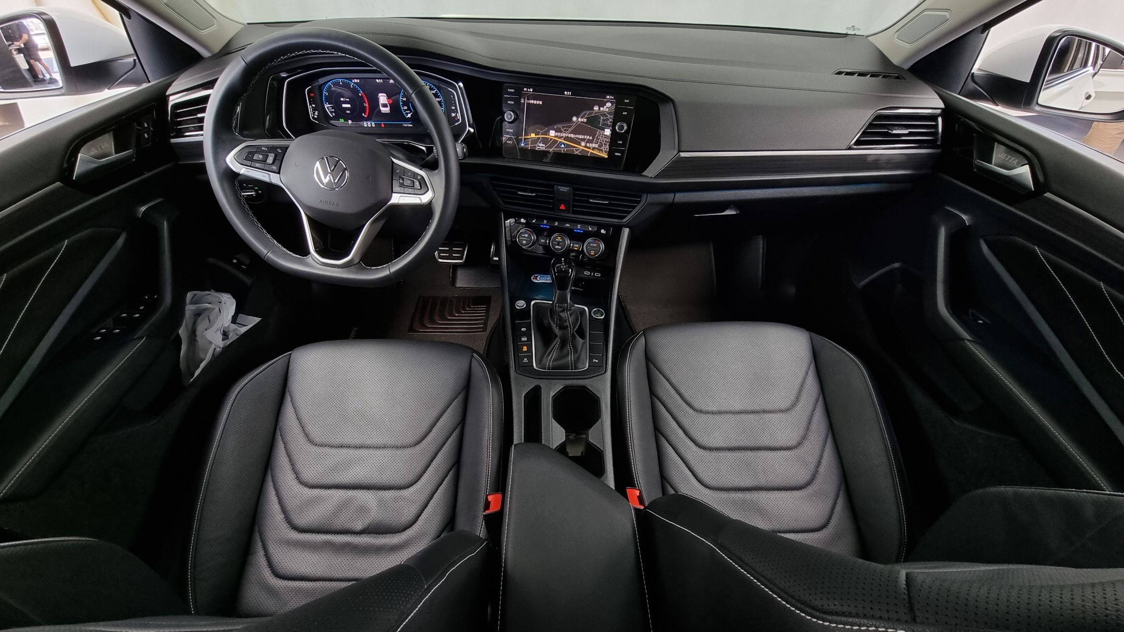 VOLKSWAGEN JETTA 2024