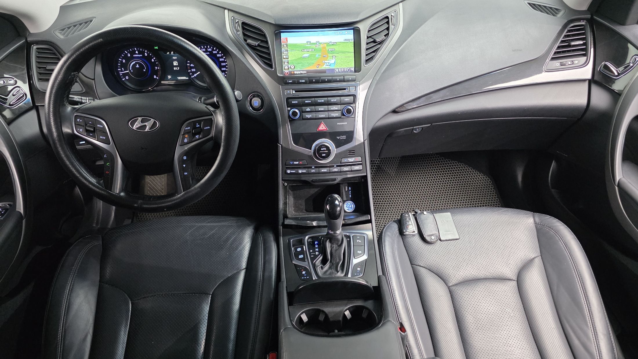 HYUNDAI GRANDEUR HG 2015