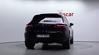 PORSCHE MACAN 2018