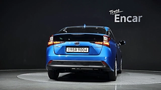 TOYOTA PRIUS 2022