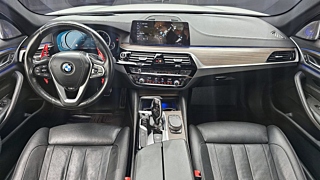 BMW 5-SERIES G30 2017