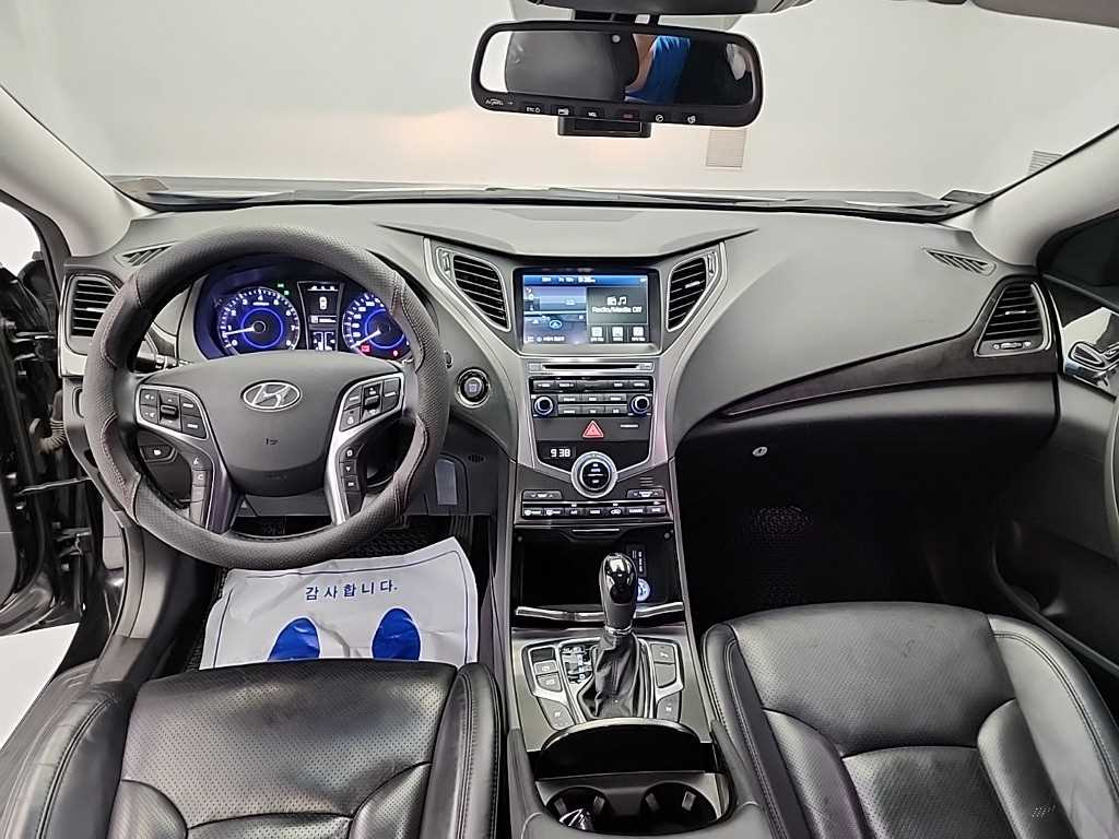 HYUNDAI GRANDEUR HG 2017