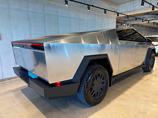 TESLA CYBERTRUCK 2024