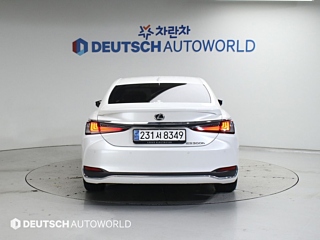 LEXUS ES300H 2024