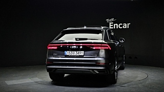 AUDI Q8 4M 2021