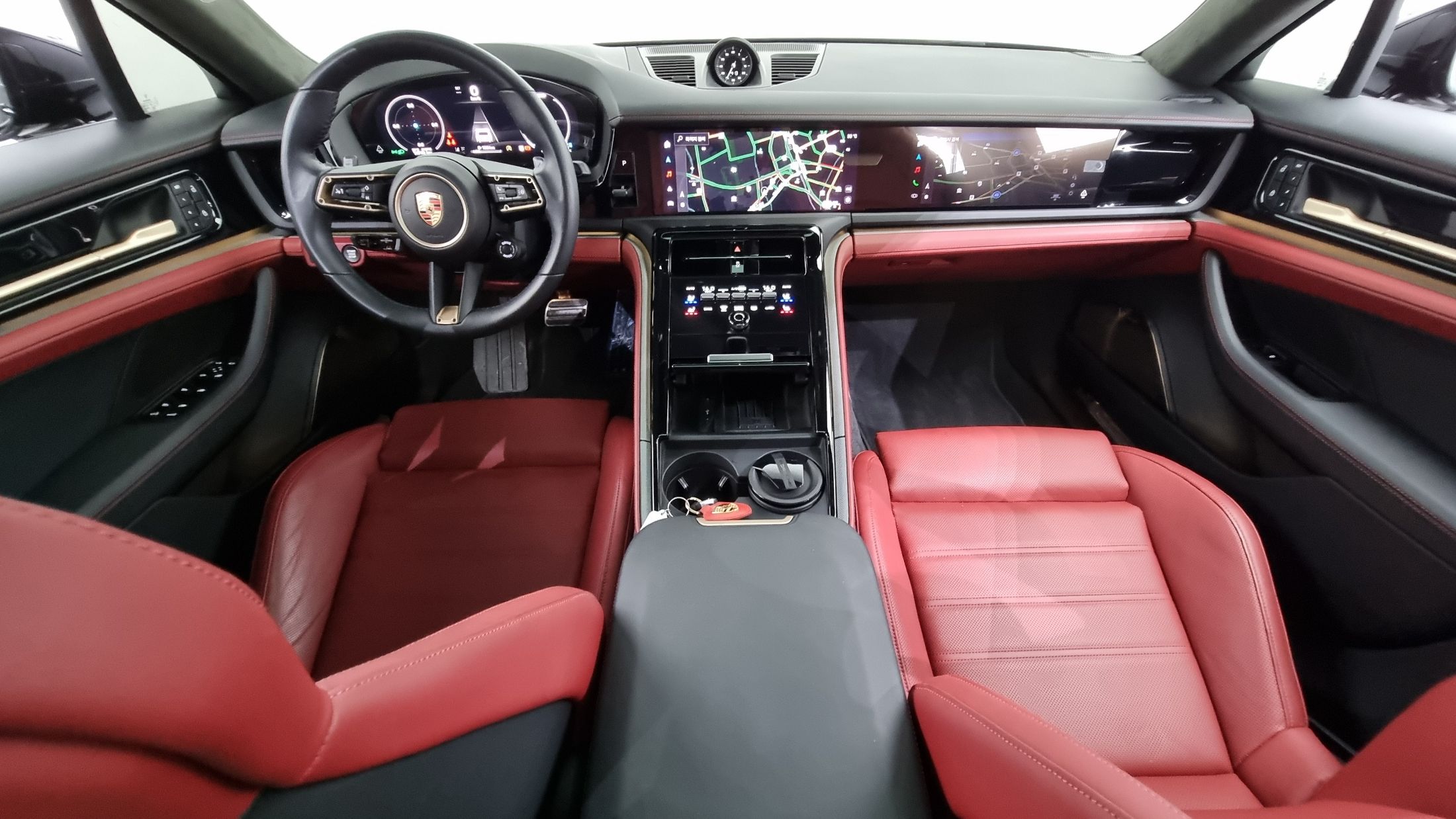 PORSCHE PANAMERA 972 2024