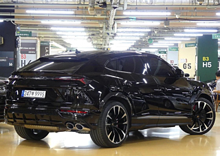 LAMBORGHINI URUS 2022