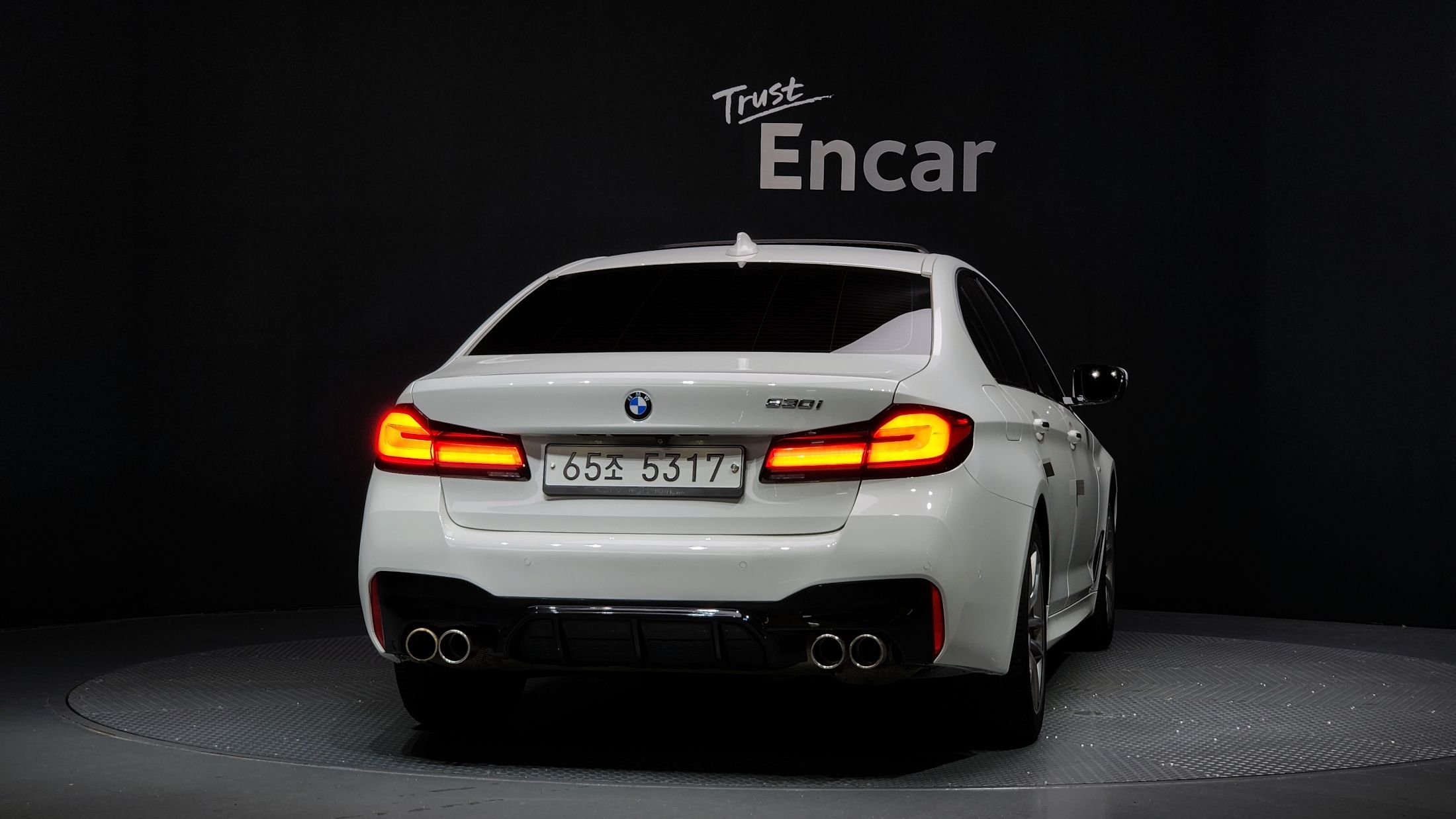 BMW 5-SERIES G30 2017