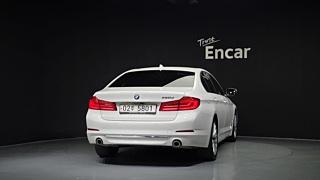BMW 5-SERIES G30 2019
