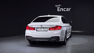 BMW 5-SERIES G30 2019