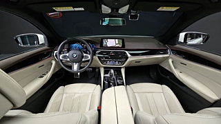 BMW 5-SERIES G30 2019