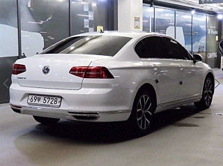 VOLKSWAGEN PASSAT GT B8 2018