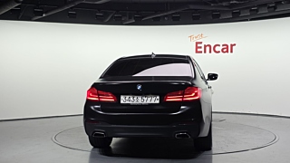 BMW 5-SERIES G30 2017