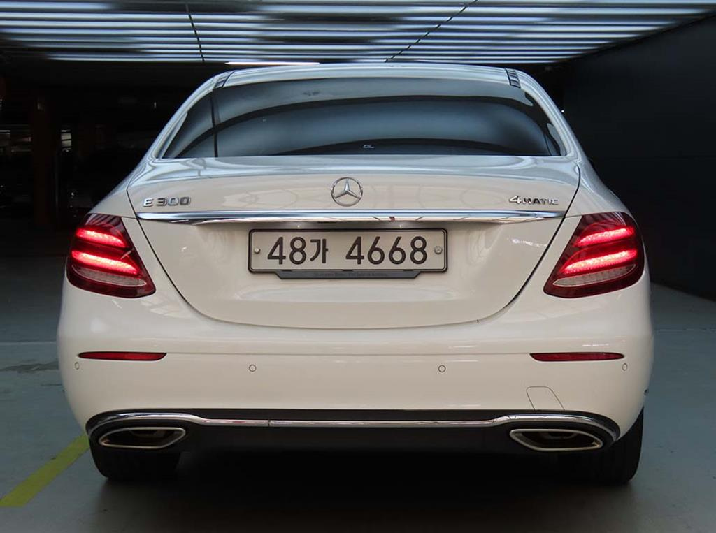 MERCEDES BENZ E-CLASS W213 2017