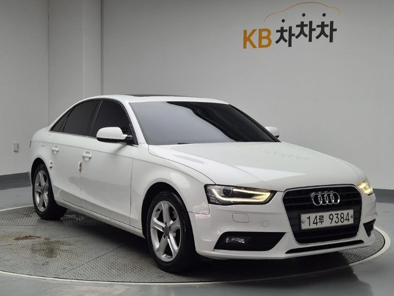 AUDI A4 2015