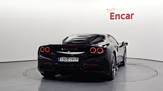 FERRARI F8 TRIBUTO 2021