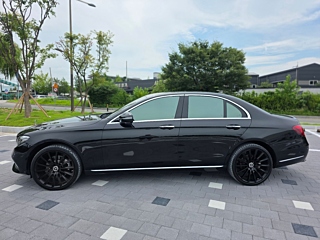 MERCEDES BENZ E-CLASS W213 2017