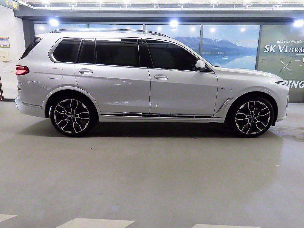 BMW X7 G07 2024
