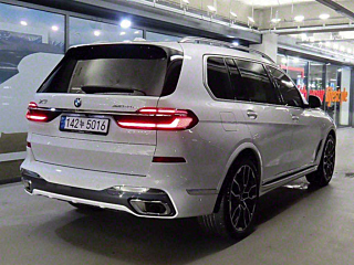 BMW X7 G07 2024