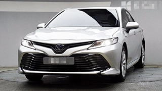 TOYOTA CAMRY XV70  2.5 LE Hybrid 2020