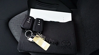 TOYOTA CAMRY XV70  2.5 LE Hybrid 2020