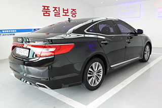 HYUNDAI GRANDEUR HG 2016