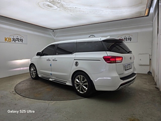 KIA CARNIVAL 2016