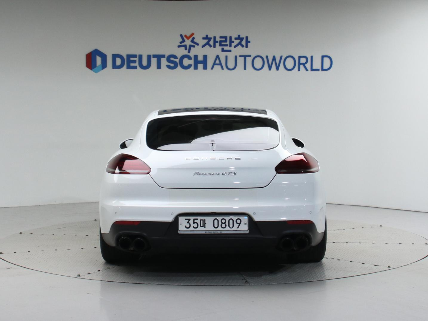 PORSCHE PANAMERA 2015