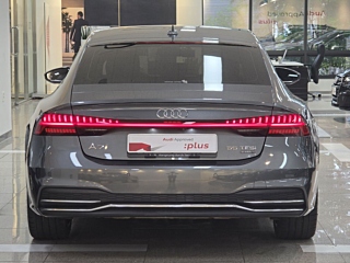 AUDI A7 4K 2021