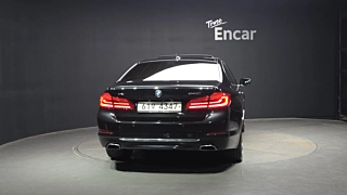 BMW 5-SERIES G30 2018