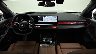 BMW 5-SERIES G60 2024