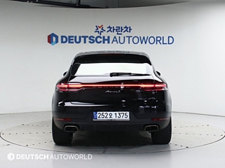 PORSCHE MACAN 2019