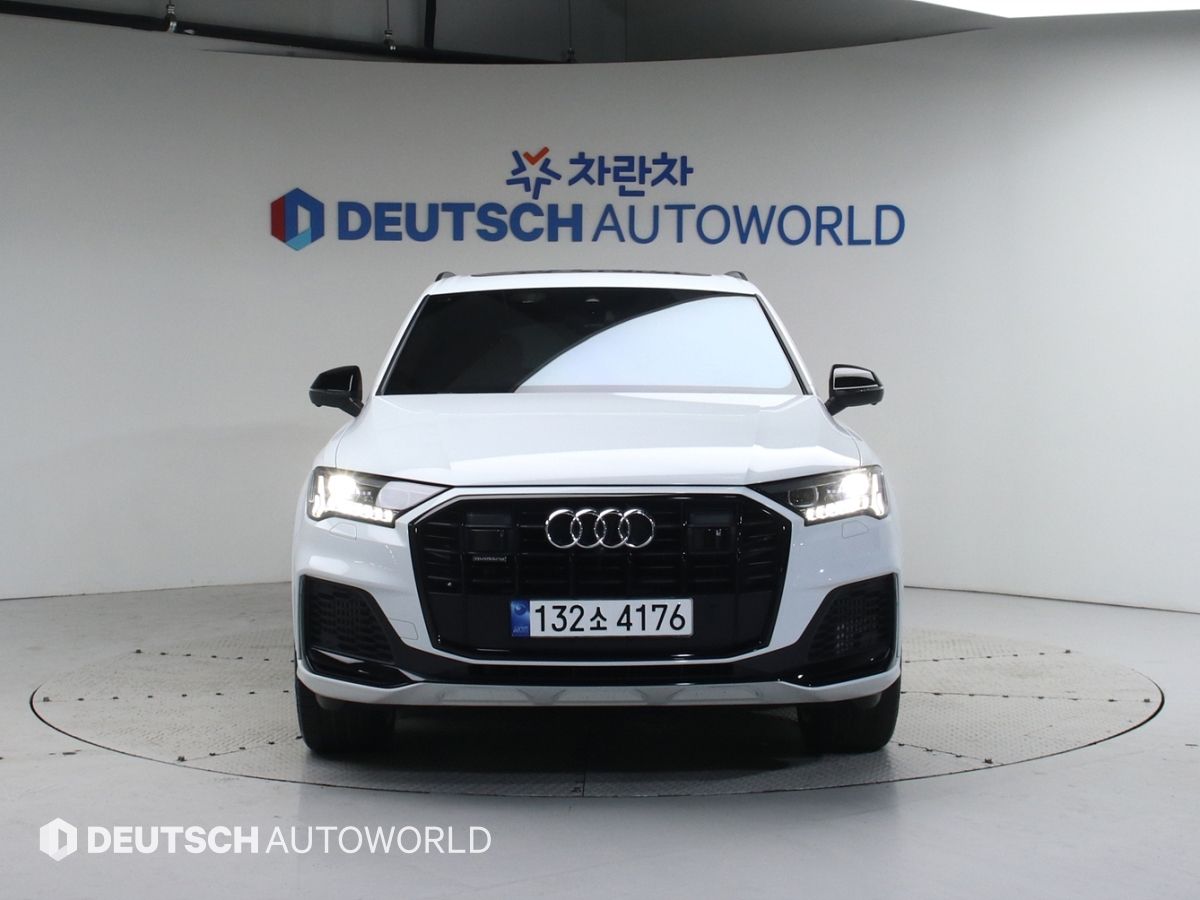 AUDI Q7 4M 2023