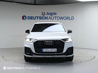 AUDI Q7 4M 2023