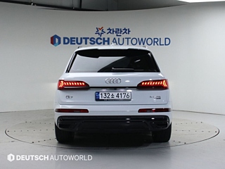 AUDI Q7 4M 2023