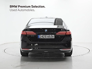 BMW 5-SERIES G60 2024