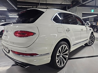 BENTLEY BENTAYGA 2022
