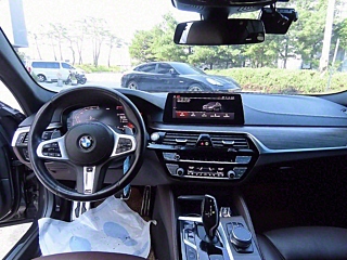BMW 5-SERIES G30 2019