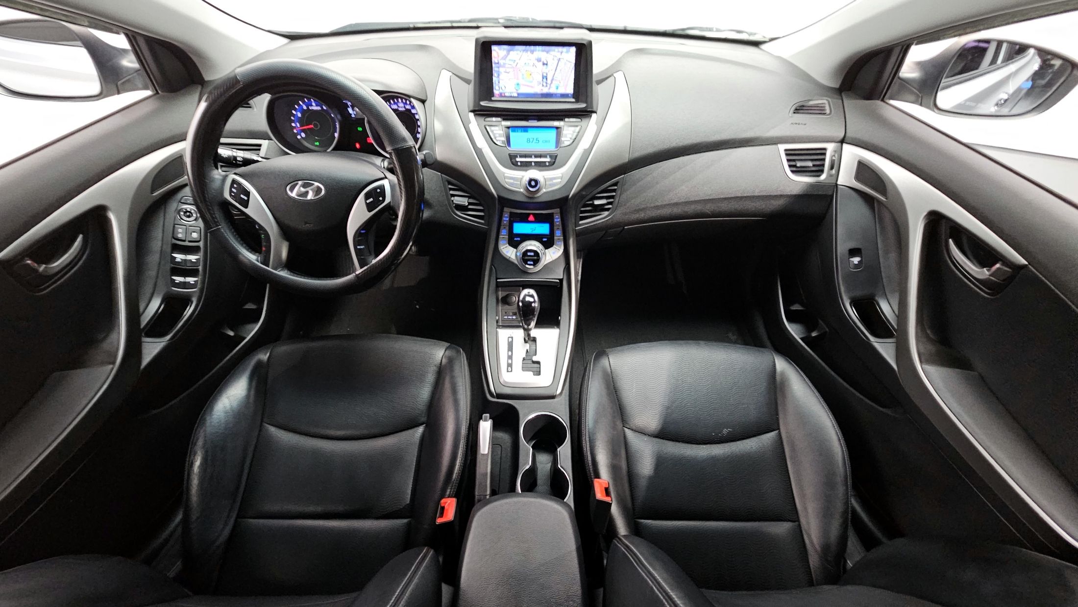 HYUNDAI AVANTE MD 2011