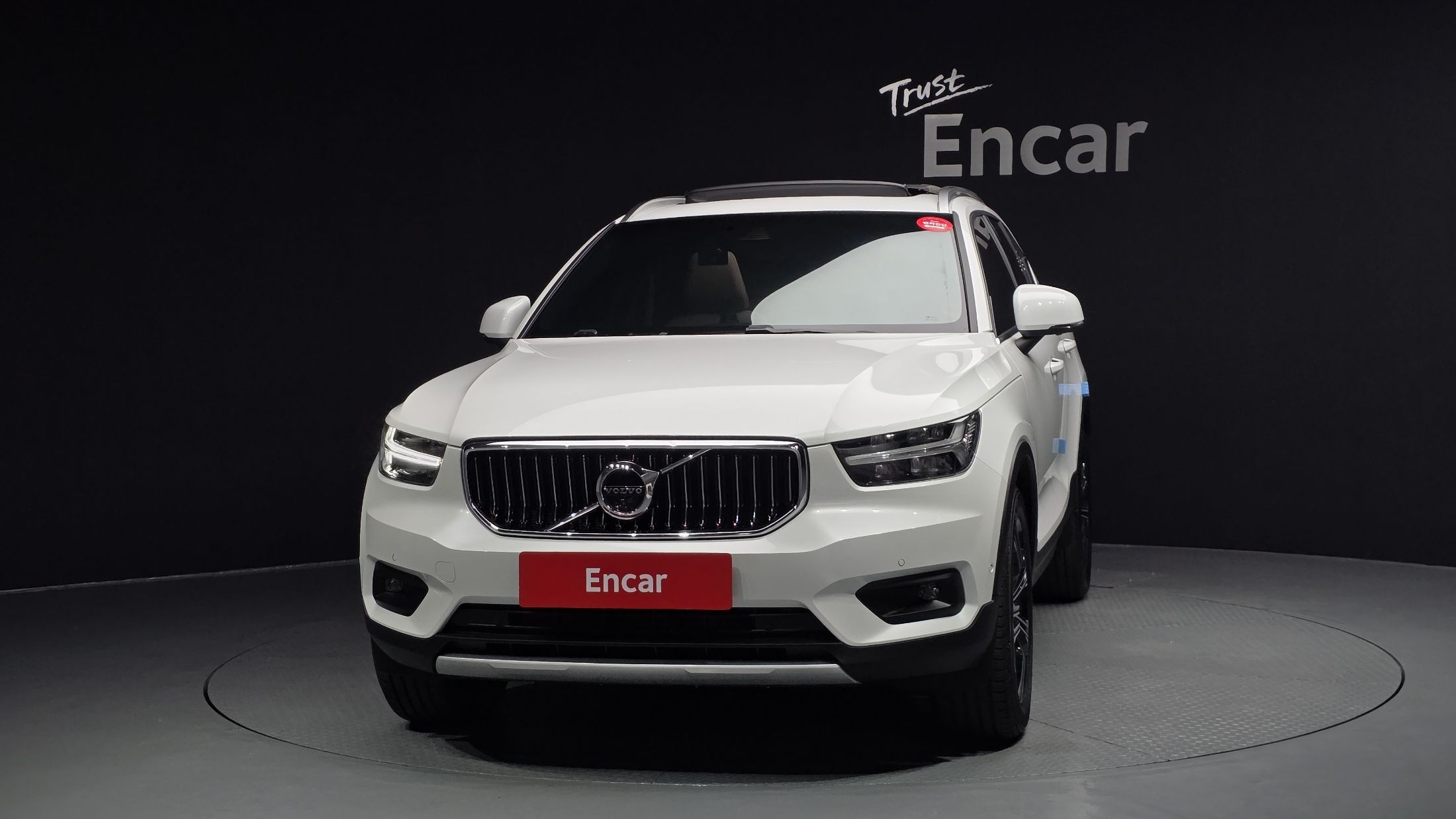 VOLVO XC40 2022