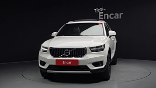 VOLVO XC40 2022