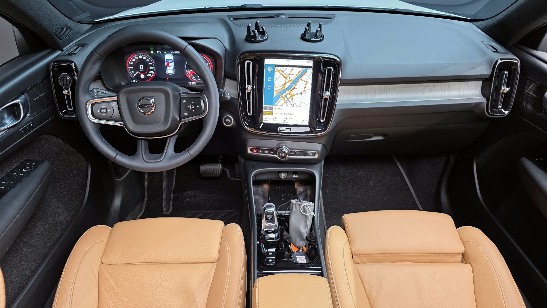 VOLVO XC40 2022