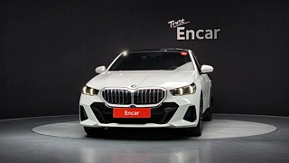 BMW 5-SERIES G60 2023