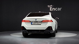 BMW 5-SERIES G60 2023