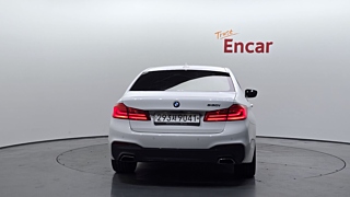 BMW 5-SERIES G30 2019