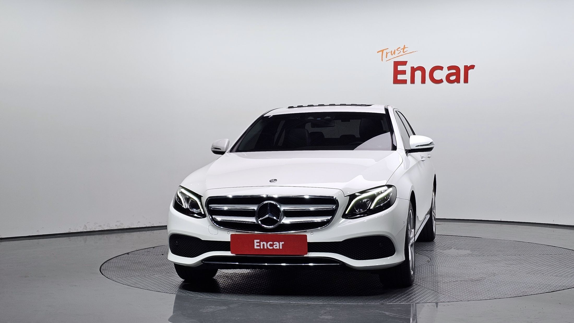 MERCEDES BENZ E-CLASS W213 2018