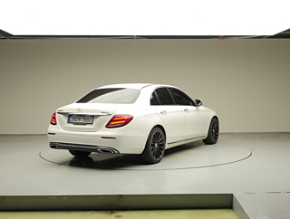 MERCEDES BENZ E-CLASS W213 2017