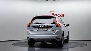 VOLVO XC60 2017