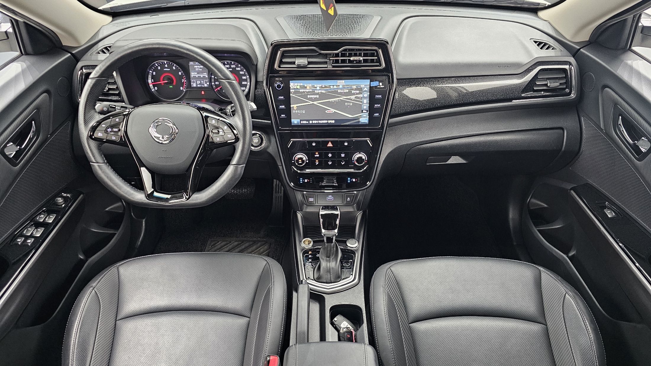 SSANGYONG TIVOLI VERY NEW 2019