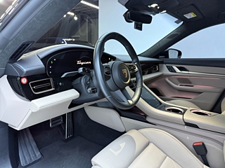 PORSCHE TAYCAN 2022